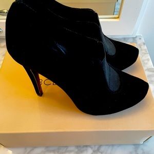 Worn once bcbg generation suede booties